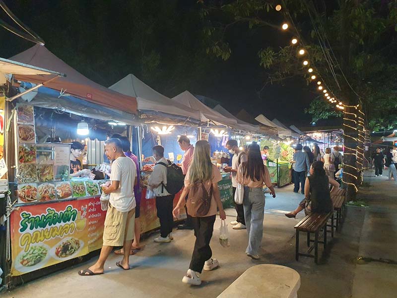 ตลาดต้นไทร แบริ่ง Tonsai Market