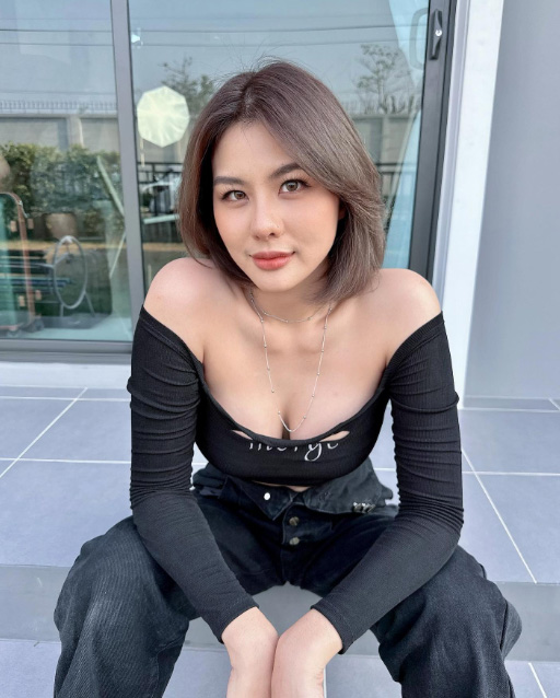 หนิง ปัทมา ชุดว่ายน้ำ