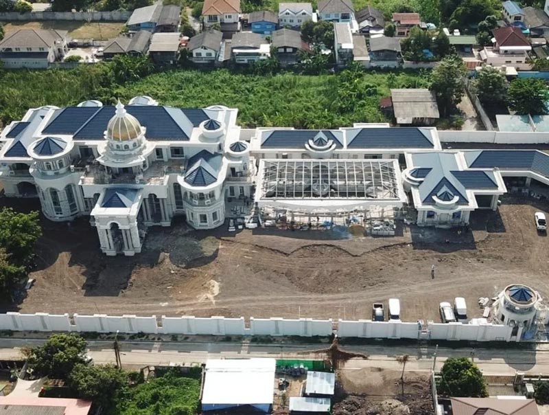เอิร์น จิรวรรณ บ้าน