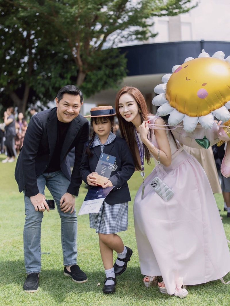 เป้ย ปานวาด เผยโมเมนต์อบอุ่น ป๊อป นิธิ มารวมตัว ร่วมยินดีความสำเร็จของ น้องปาลิน