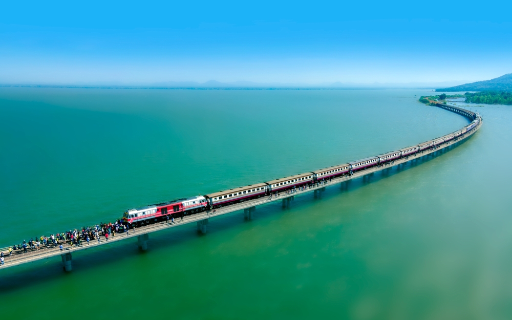 รถไฟลอยน้ำ 2566-2567
