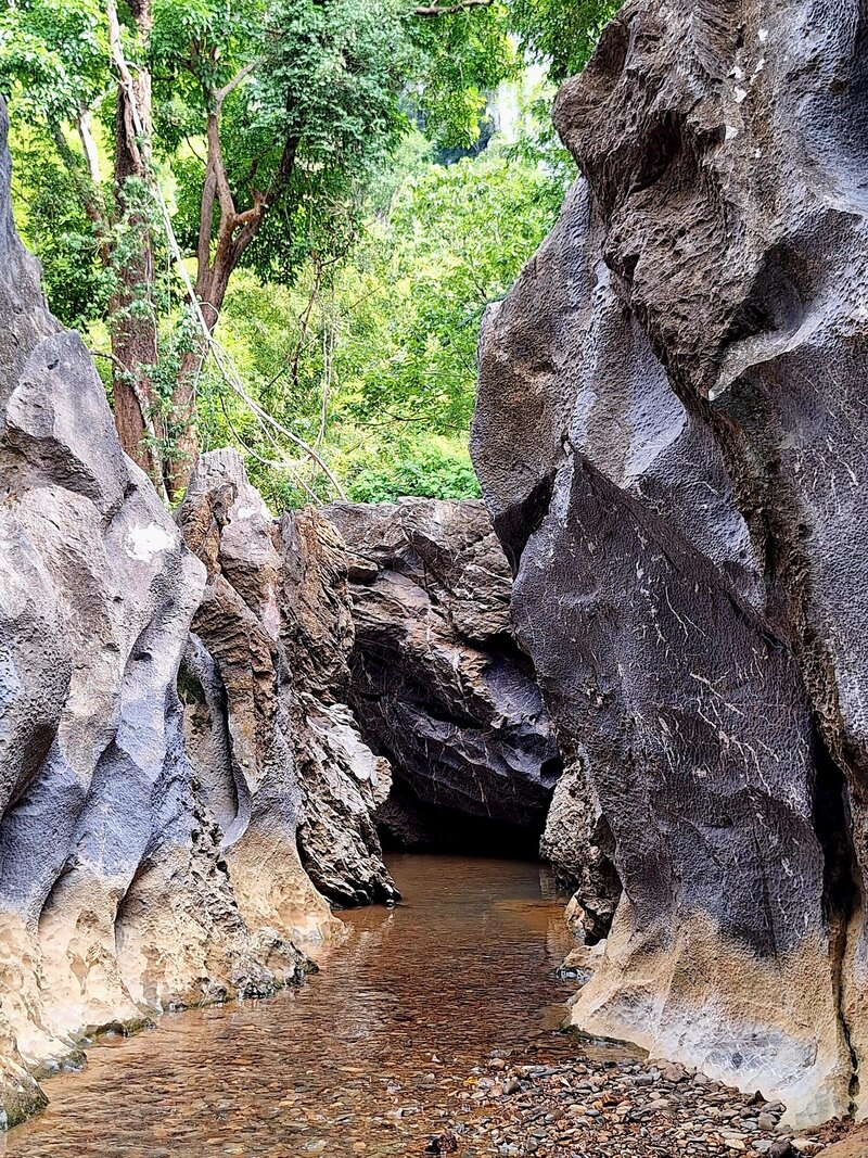 คลองหินดำ ชุมพร