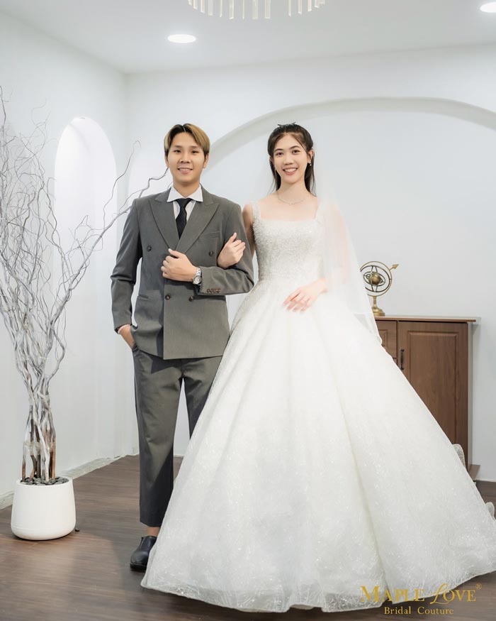 เทนนิส จูเนียร์ ควงคู่ลองชุดแต่งงาน