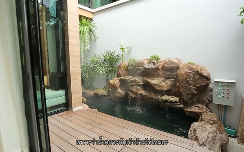 บ้าน ชมพู่ ก่อนบ่าย