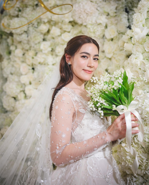 คิมเบอร์ลี่ ชุดแต่งงาน