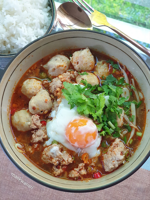 เกาเหลาต้มยำหมูสับ