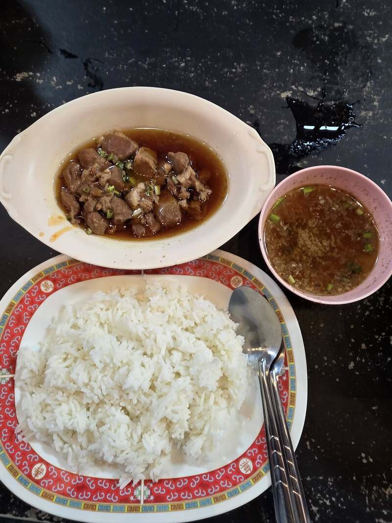 เตี๋ยวหมูตุ๋นคุณยาย ร้านเด็ดบางแสน
