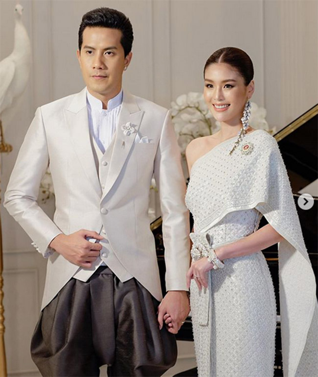 ชุดแต่งงาน, กร ษิภูตา