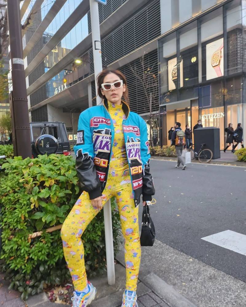 ภาพจาก Instagram chomismaterialgirl