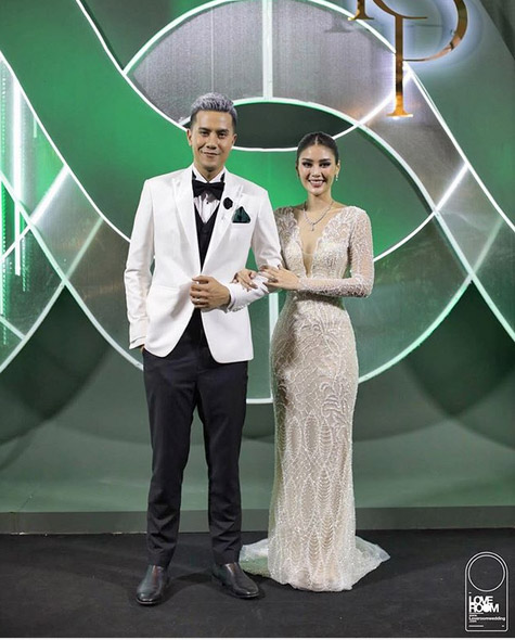 ชุดแต่งงาน, กร ษิภูตา
