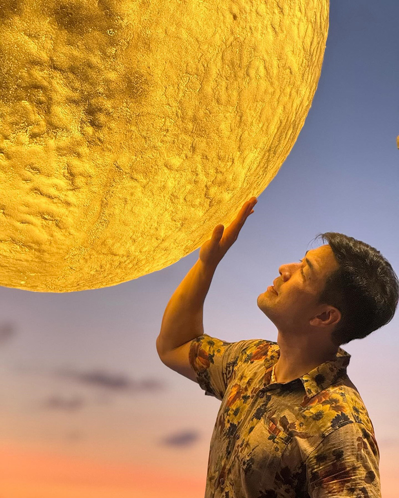 วู้ดดี้ เดินพรมทองในชุดไทย งาน Gold Gala 2025