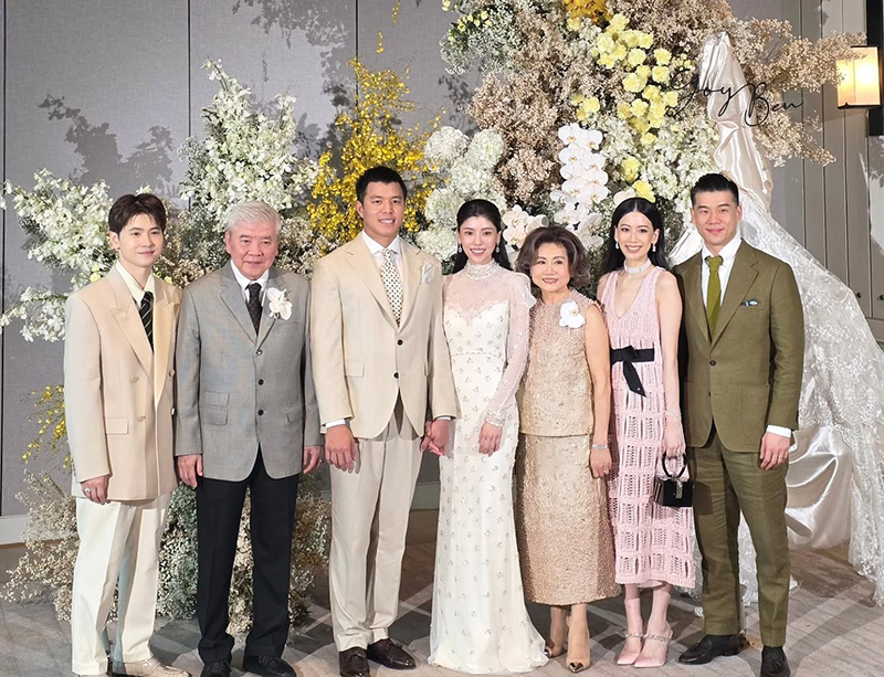 ชมพู่ เอมมี่ ไอซ์ แก๊งตัวแม่รวมตัว