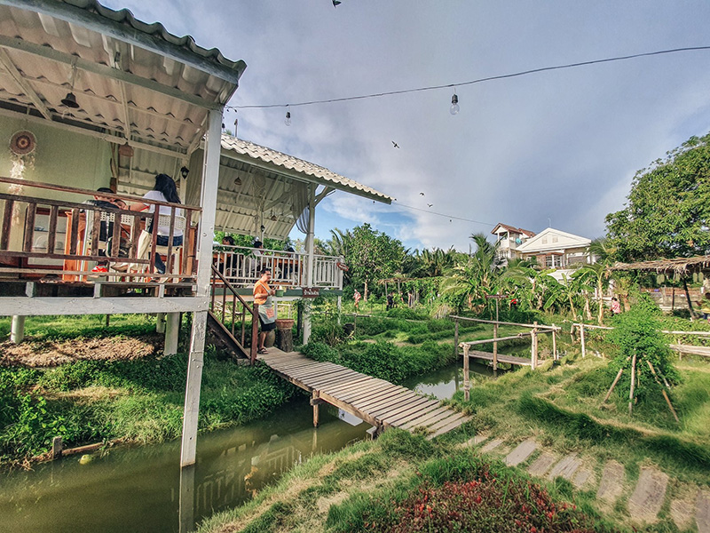 ร้านชาบู