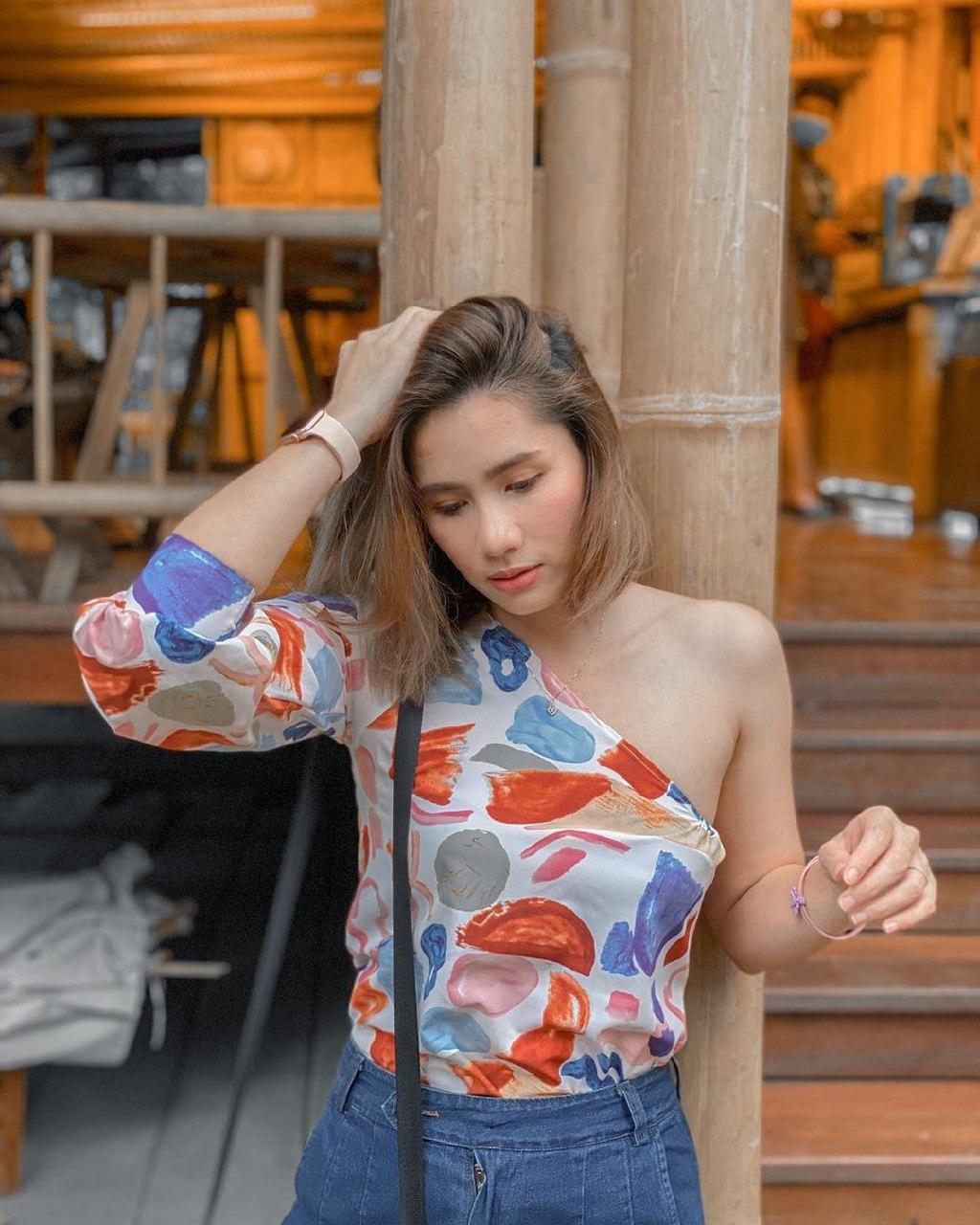 น้ำผึ้ง คำอาจ