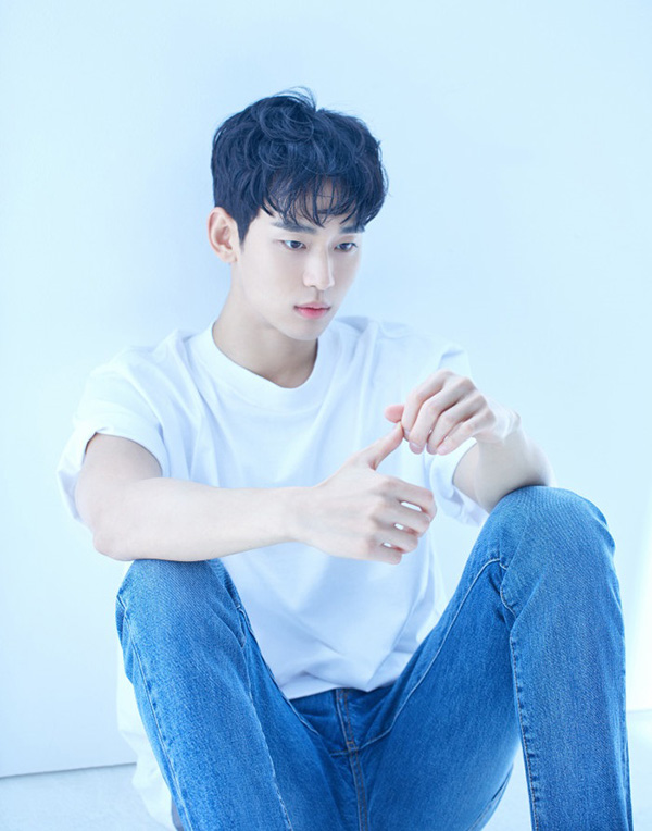 คิมซูฮยอน ถ่าบแบบ