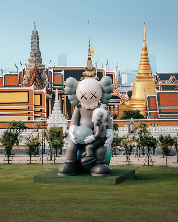 KAWS:HOLIDAY THAILAND