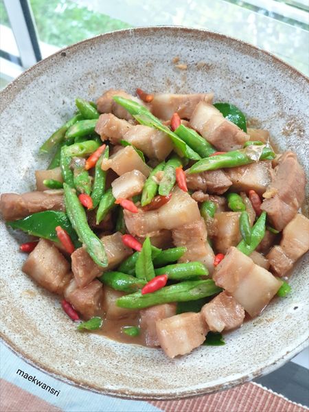 หมูผัดกะปิ