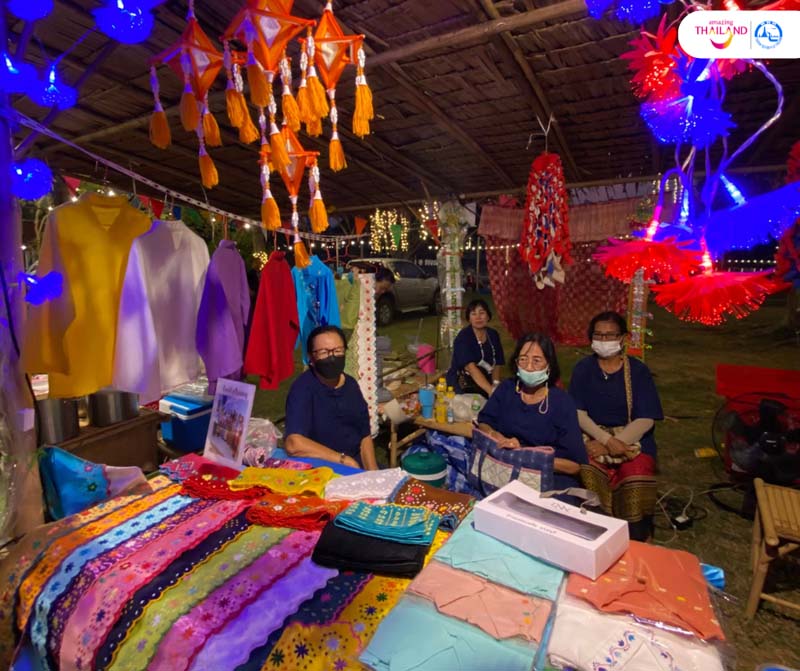 ร้านค้า OTOP งานวัฒนธรรมสองฝั่งเจ้าพระยา มหาเจษฎาบดินทร์