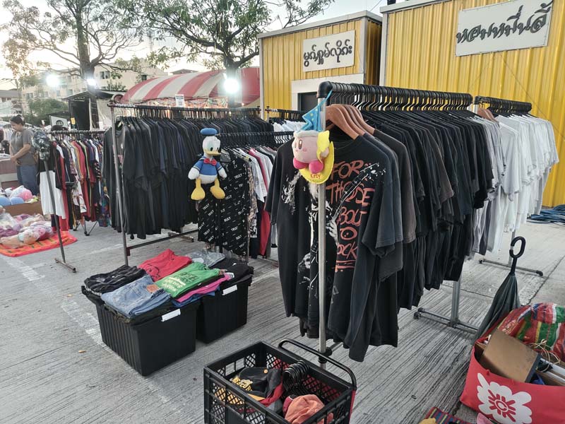 ตลาดต้นไทร แบริ่ง Tonsai Market