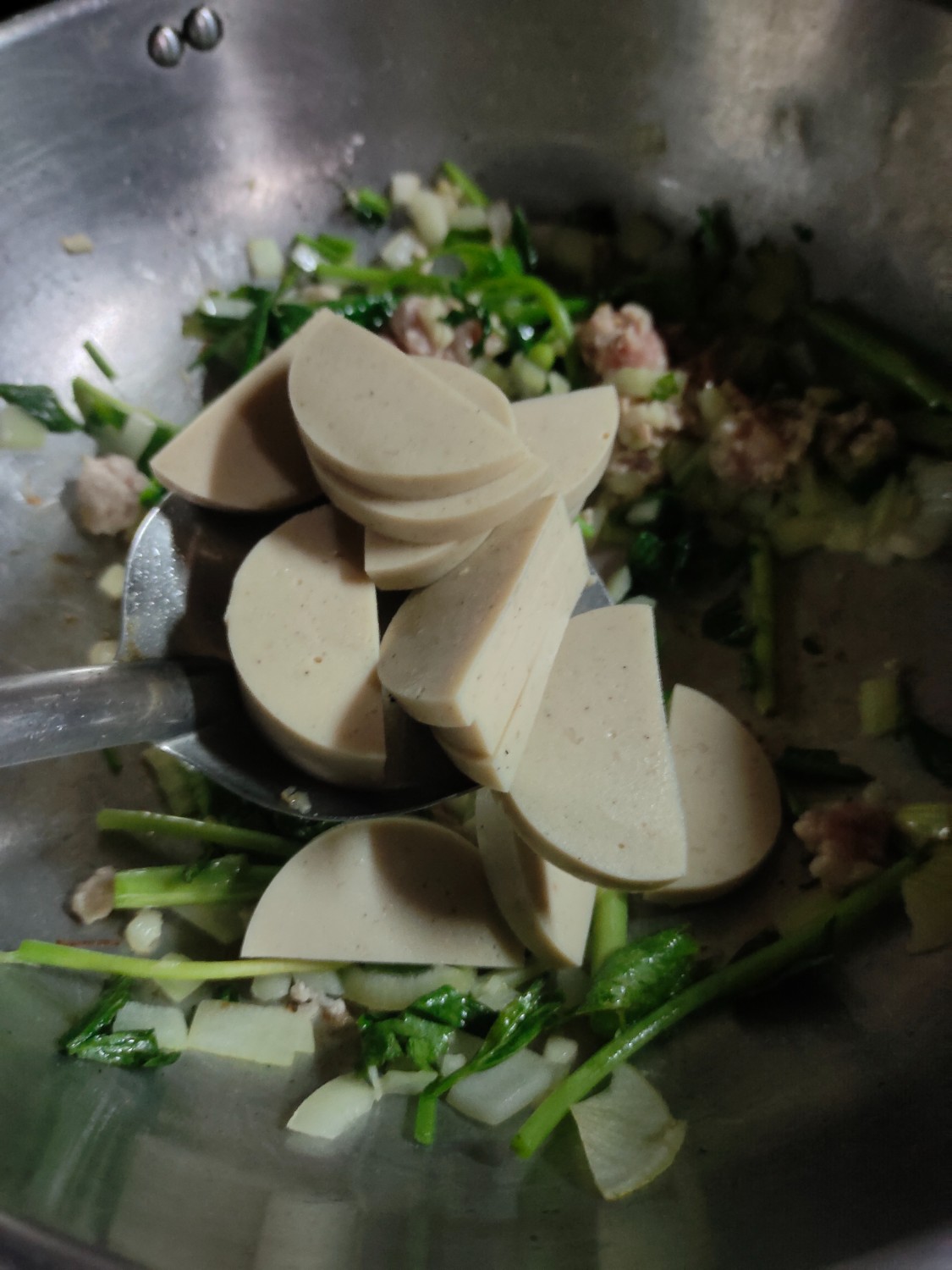 ข้าวผัดหมูยอ