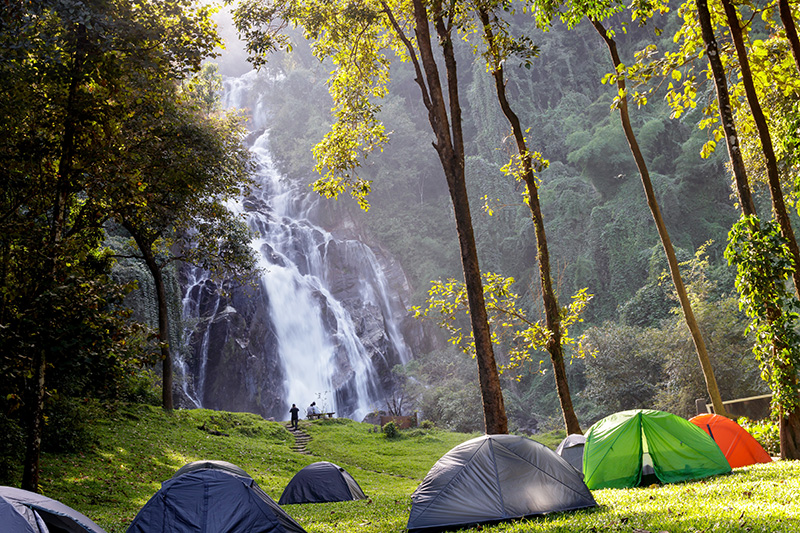น้ำตกแม่เตี๊ยะ อุทยานแห่งชาติออบหลวง ที่เที่ยวหน้าฝน 2568