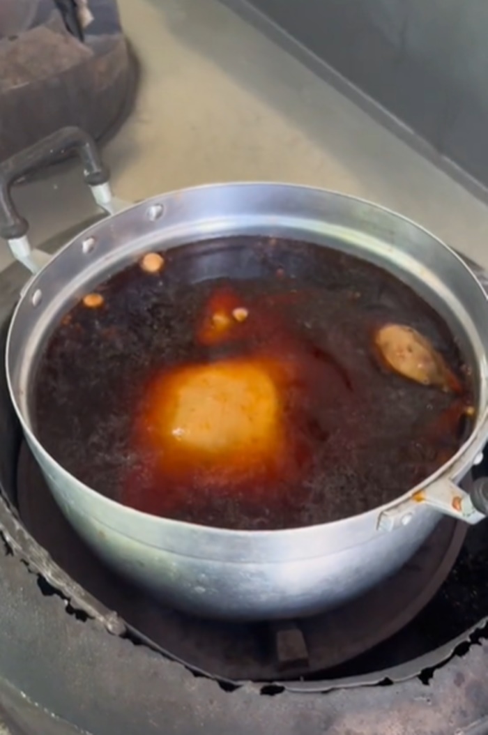 ไก่ภูเขาไฟ