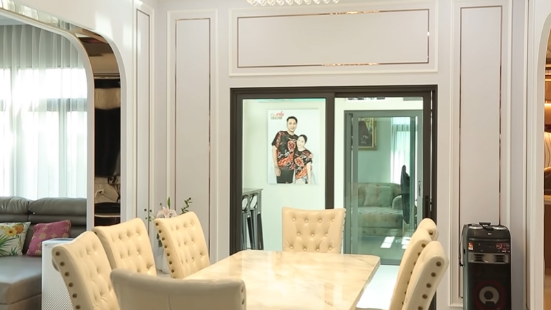 บ้านใหม่ บอล เชิญยิ้ม