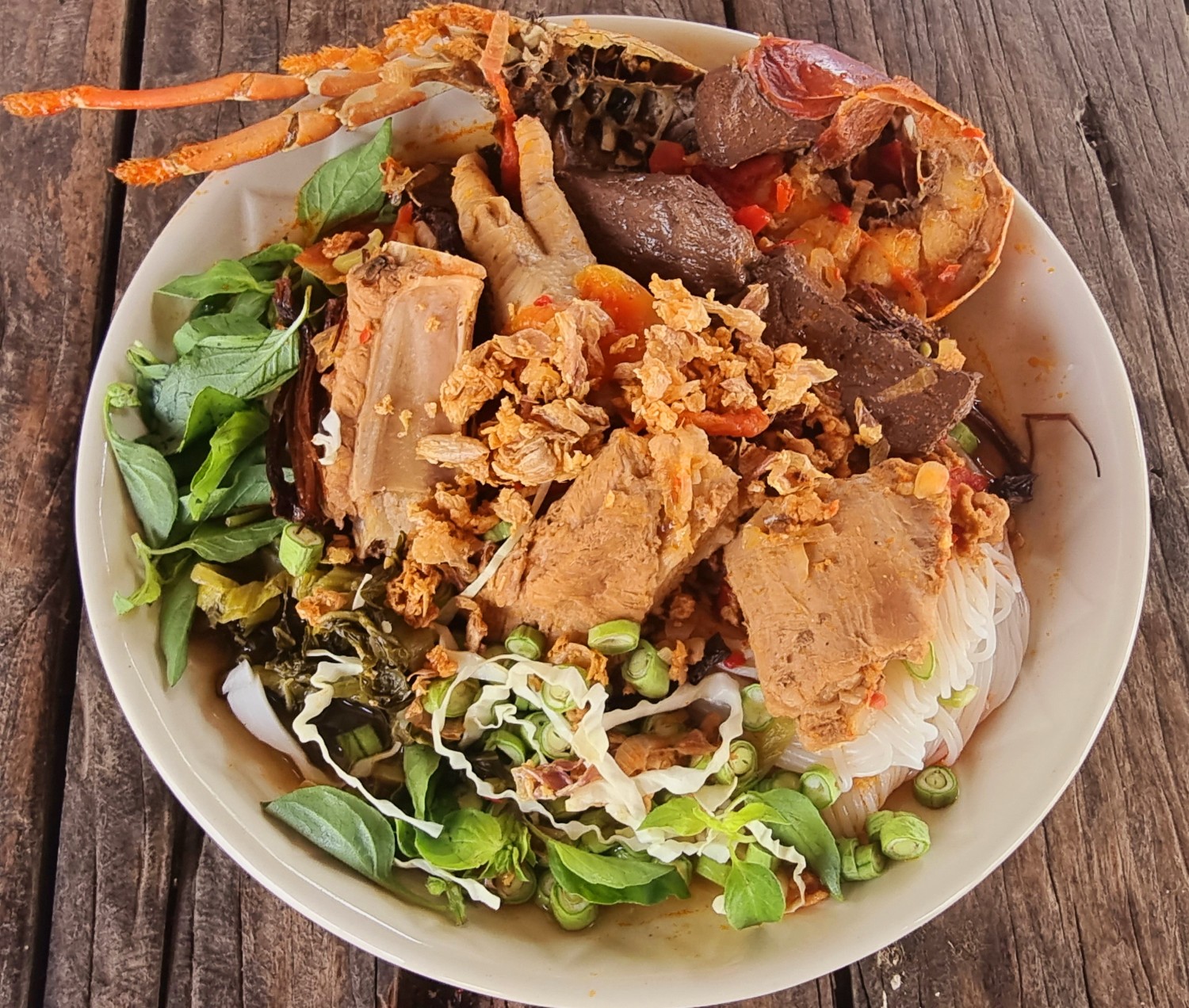 ขนมจีนน้ำเงี้ยว