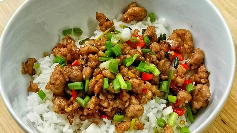 หมูสับคั่วพริกกระเทียม