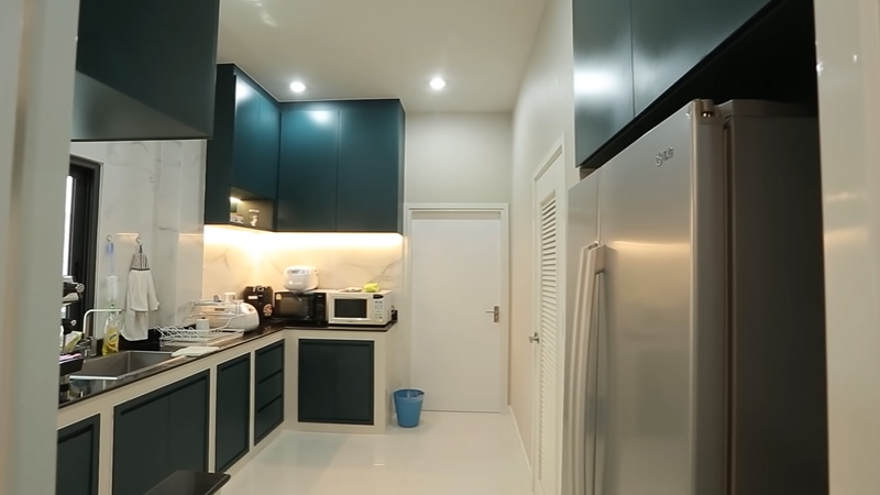 บ้านใหม่ บอล เชิญยิ้ม