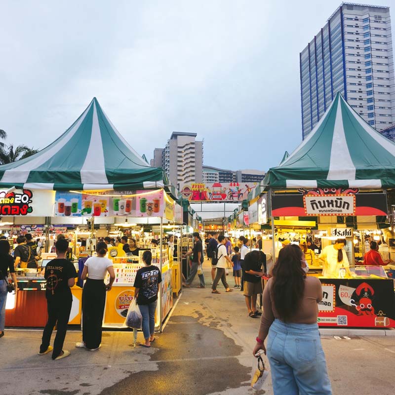 ตลาดนัดเลียบด่วนแดนเนรมิต