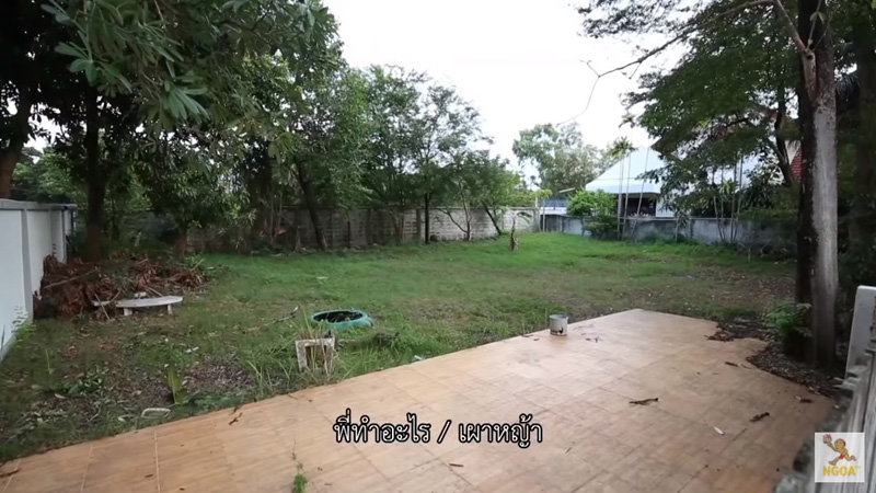 บ้านจอนนี่ และจริยา แอนโฟเน่