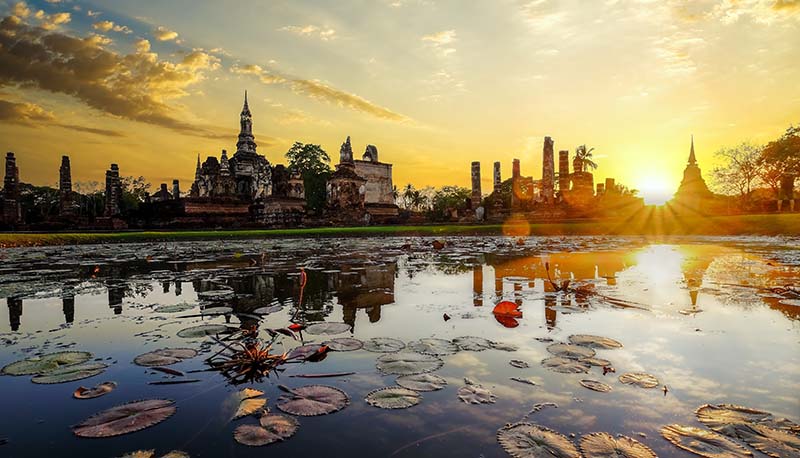 สถานที่ไหว้พระ วันวิสาขบูชา 2568 วัดมหาธาตุ อุทยานประวัติศาสตร์สุโขทัย