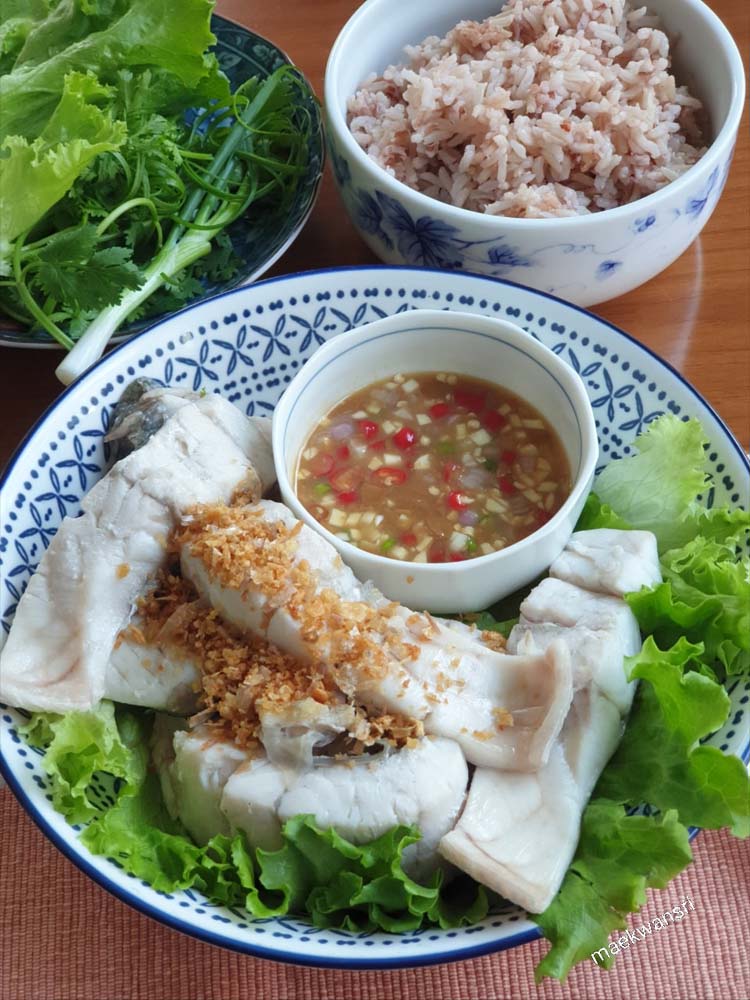 ปลากะพงลวกจิ้ม