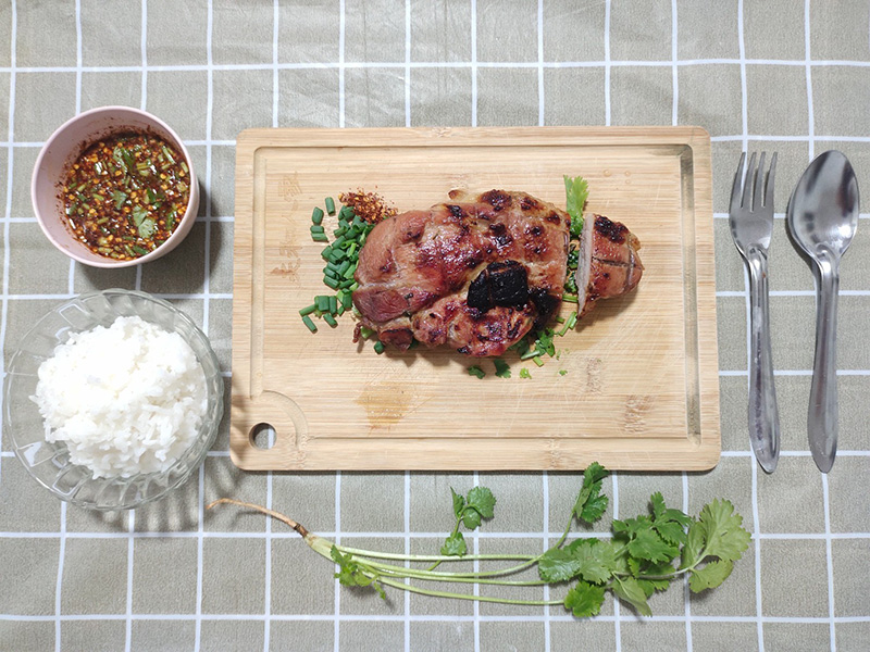 ข้าวหมูย่าง