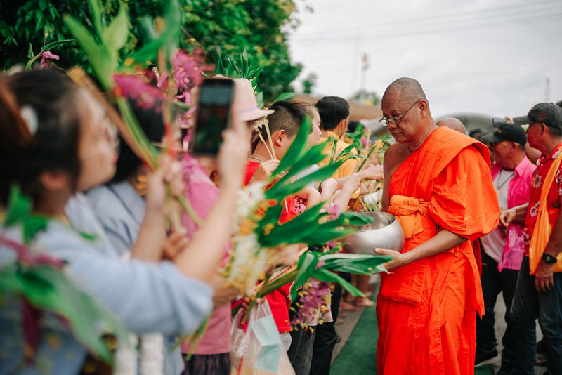ตักบาตรดอกไม้ สระบุรี 2568