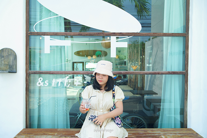 Something to feel คาเฟ่ชะอำ
