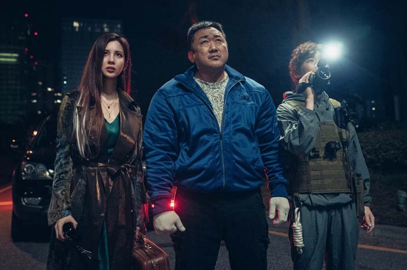 เรื่องย่อ Holy Night: Demon Hunters คนต่อยผี มาดงซอก นำทีมล่าปีศาจ