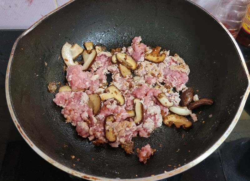 ข้าวต้มหมูสับ