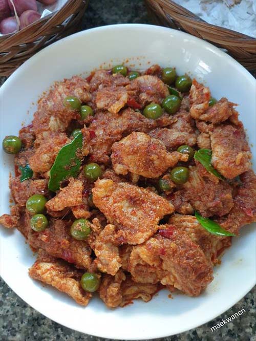 ผัดเผ็ดหมู