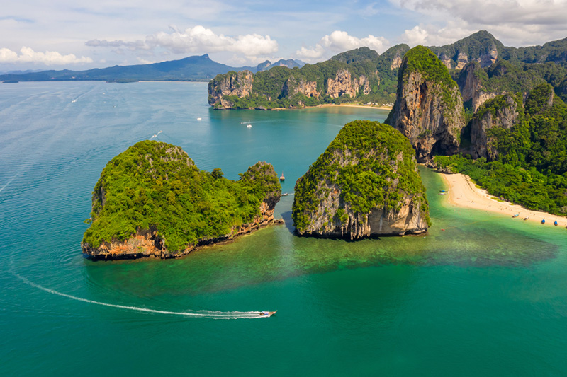 Jurassic World Rebirth หาดถ้ำพระนาง