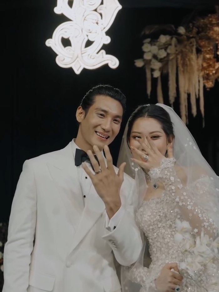 ไป่ ทาคน ลินเมียะผิ่ว แต่งงาน