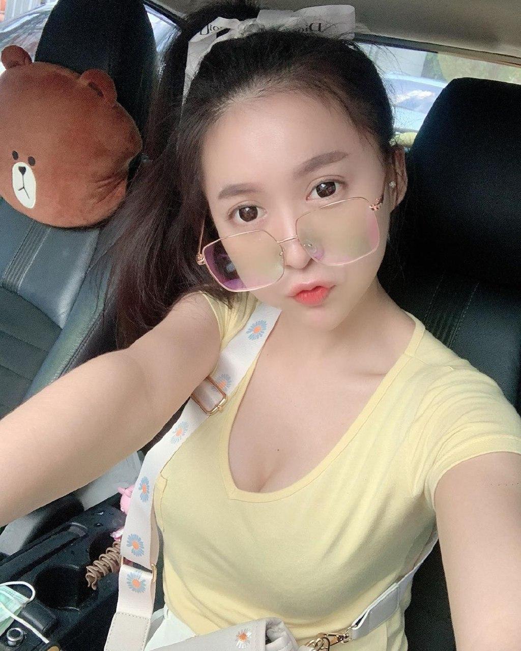 แอ็คกี้ วรัชญ์สรา