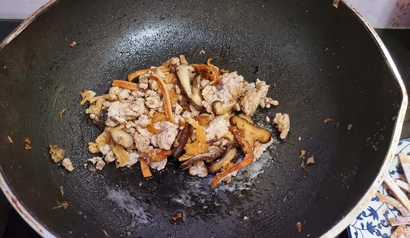 ข้าวต้มหมูสับ