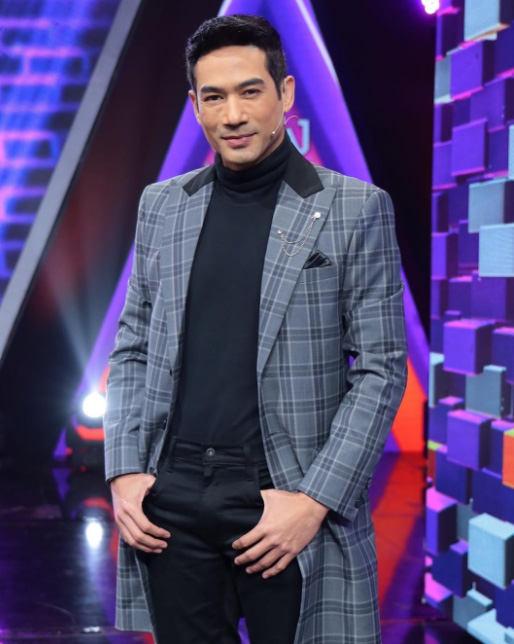 ตุ้ย ธีรภัทร์ พัฒนาการความหล่อ