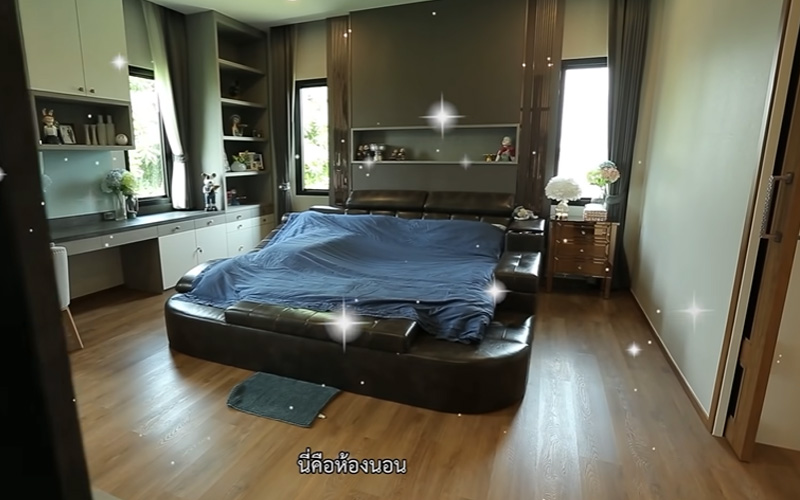บ้าน ชมพู่ ก่อนบ่าย