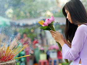 เคล็ดลับไหว้สิ่งศักดิ์สิทธิ์ของคน 12 ลัคนาราศี ปี 2569 เสริมดวงให้ราบรื่น