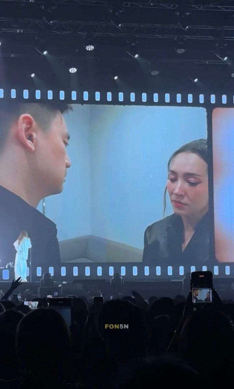 เบลล่า พา วิล ชวิล เล่น MV ซ่อนกลิ่น ในคอนเสิร์ต ปาล์มมี่ FC