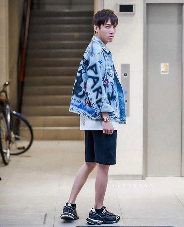 เบนซ์ เดม่อน