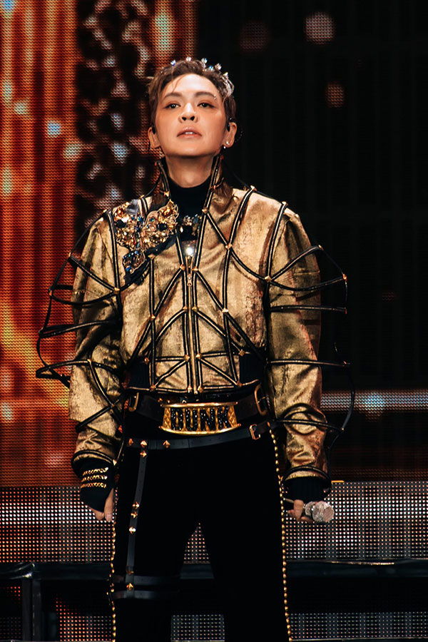 หนุ่ม กะลา